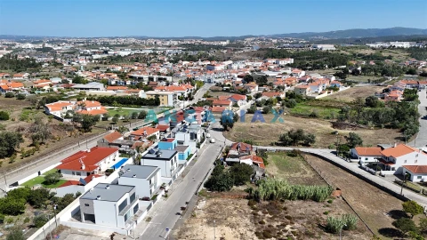 Terreno para Venda em Parceiros e Azoia