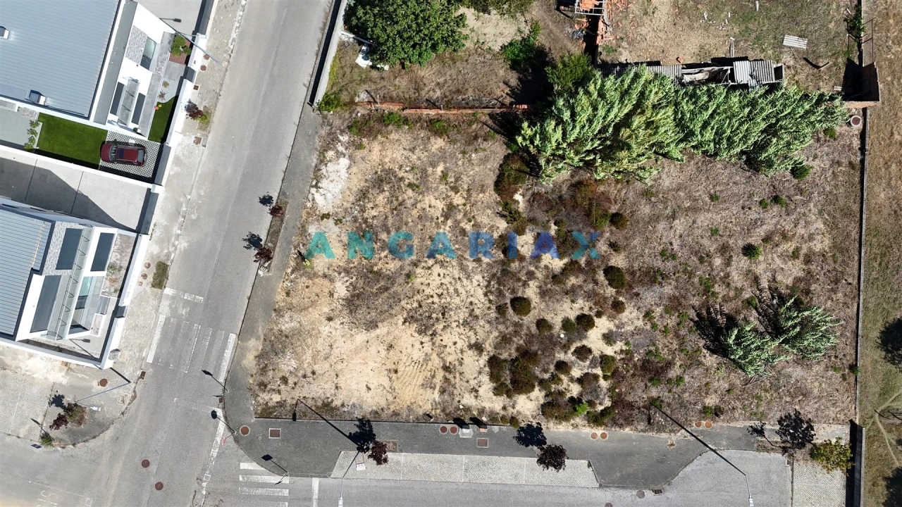 Terreno para Venda em Parceiros e Azoia Foto 9