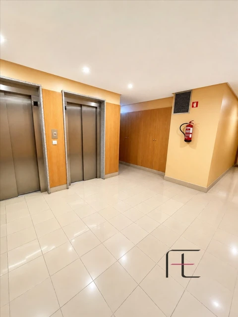Apartamento T3 para Venda em Lordelo do Ouro e Massarelos
