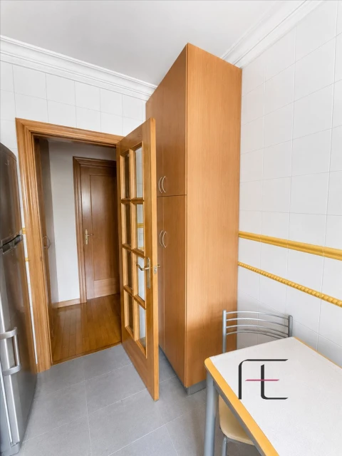 Apartamento T3 para Venda em Lordelo do Ouro e Massarelos