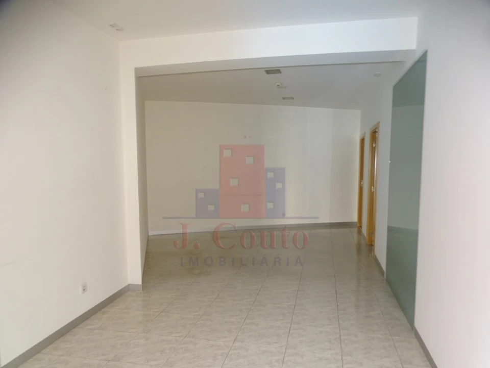 Loja para Arrendamento em Caldas da Rainha - Santo Onofre e Serra do Bouro Foto 8
