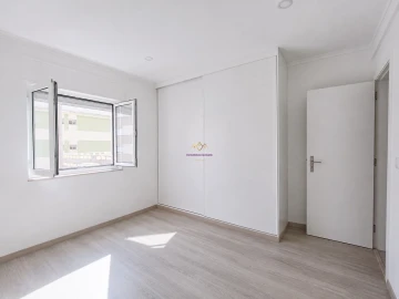 Apartamento T3 para Venda em Massamá e Monte Abraão