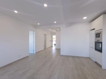 Apartamento T3 para Venda em Massamá e Monte Abraão