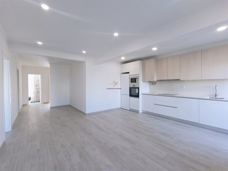 Apartamento T3 para Venda em Massamá e Monte Abraão Foto 1