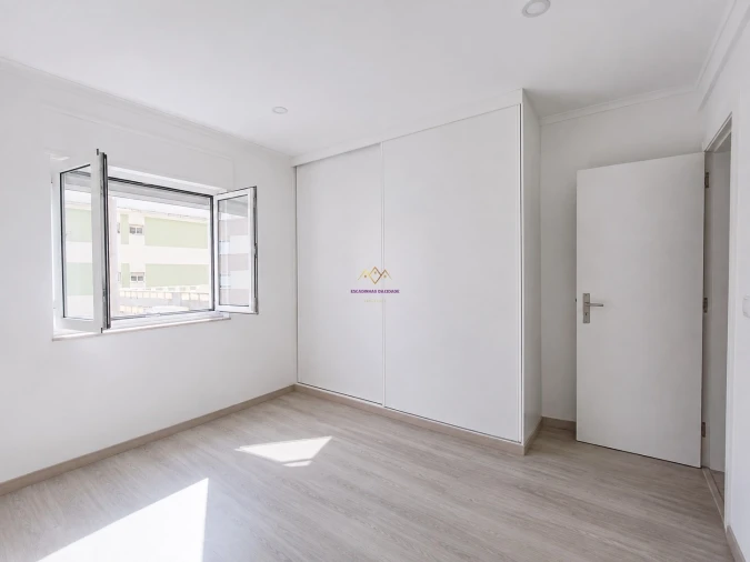 Apartamento T3 para Venda em Massamá e Monte Abraão Foto 25