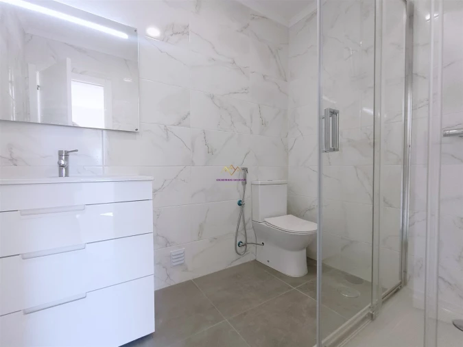 Apartamento T3 para Venda em Massamá e Monte Abraão Foto 22