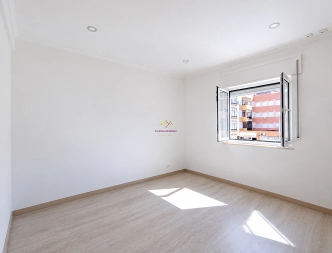 Apartamento T3 para Venda em Massamá e Monte Abraão Foto 24
