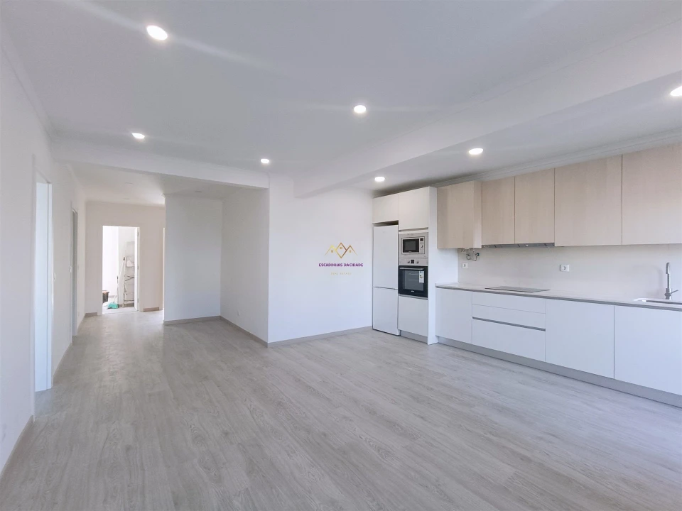 Apartamento T3 para Venda em Massamá e Monte Abraão Foto 4