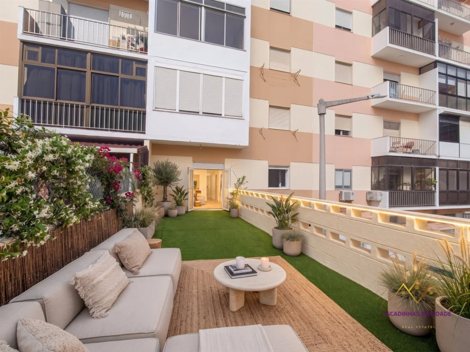 Apartamento T3 para Venda em Massamá e Monte Abraão Foto 23