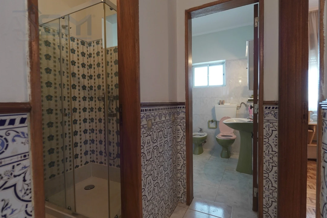 Prédio para Venda em Cacém e São Marcos Foto 35