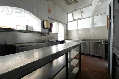 Prédio para Venda em Cacém e São Marcos