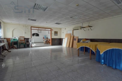 Prédio para Venda em Cacém e São Marcos