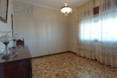 Prédio para Venda em Cacém e São Marcos