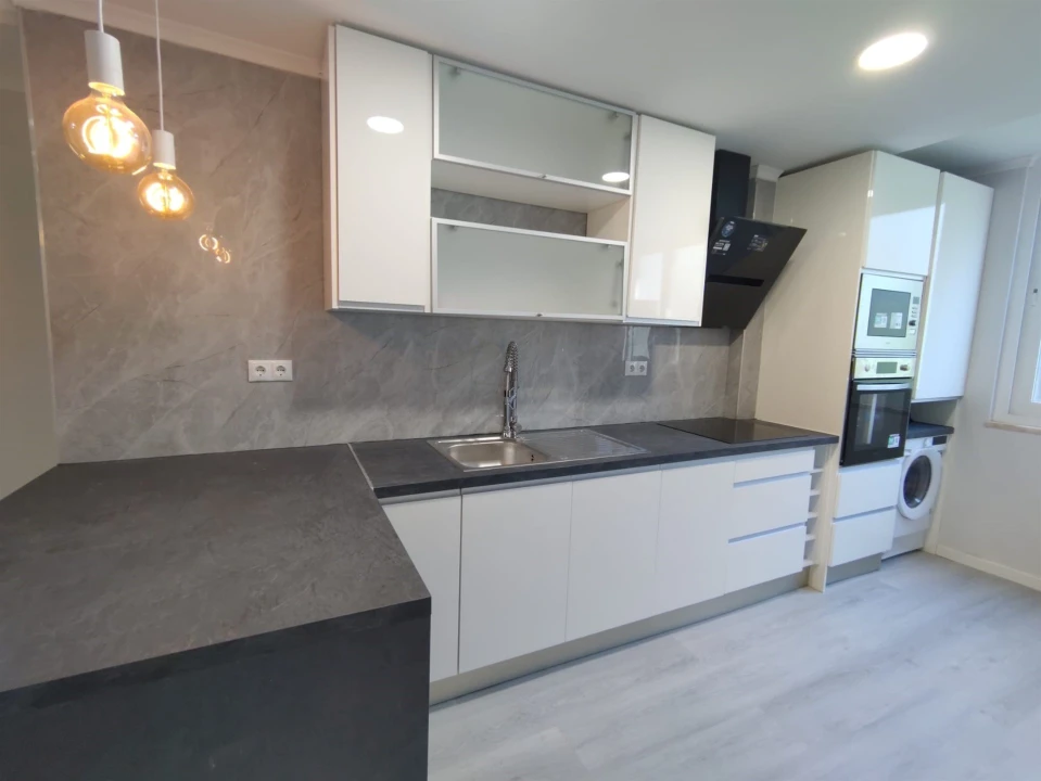 Apartamento T2 para Venda em Benfica Foto 12
