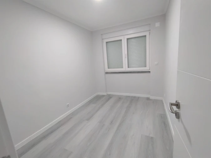 Apartamento T2 para Venda em Benfica Foto 20