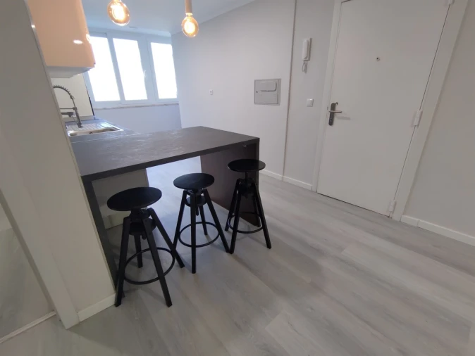 Apartamento T2 para Venda em Benfica Foto 7