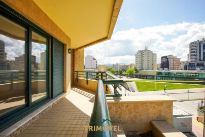 Apartamento T4 para Venda em O. Azeméis, Riba-Ul, Ul, Macinhata Seixa, Madail