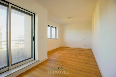 Apartamento T4 para Venda em O. Azeméis, Riba-Ul, Ul, Macinhata Seixa, Madail