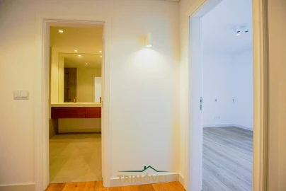 Apartamento T4 para Venda em O. Azeméis, Riba-Ul, Ul, Macinhata Seixa, Madail