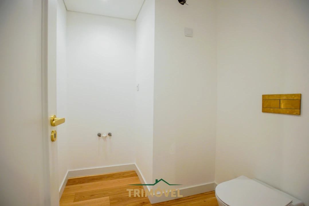Apartamento T4 para Venda em O. Azeméis, Riba-Ul, Ul, Macinhata Seixa, Madail Foto 7