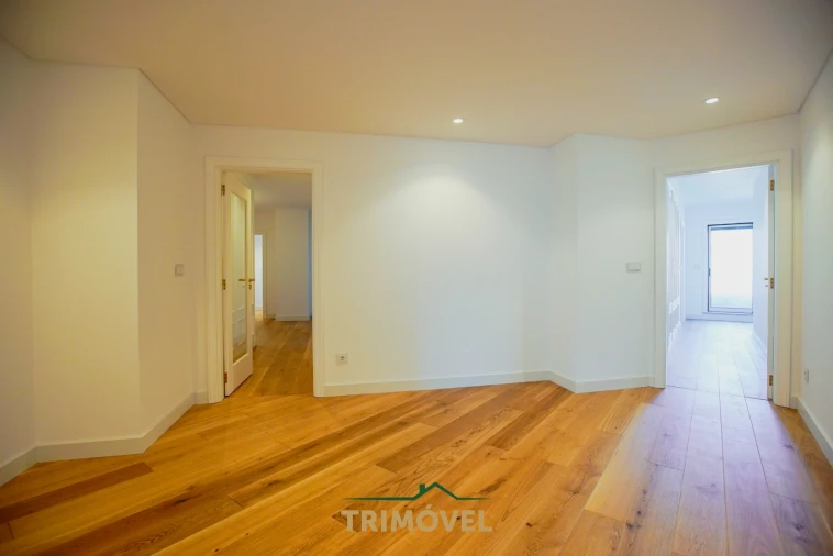 Apartamento T4 para Venda em O. Azeméis, Riba-Ul, Ul, Macinhata Seixa, Madail Foto 4