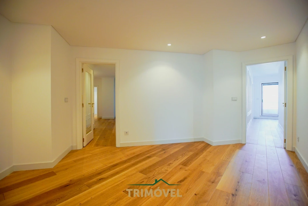Apartamento T4 para Venda em O. Azeméis, Riba-Ul, Ul, Macinhata Seixa, Madail Foto 4