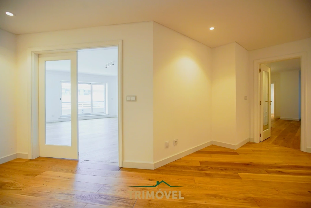Apartamento T4 para Venda em O. Azeméis, Riba-Ul, Ul, Macinhata Seixa, Madail Foto 3