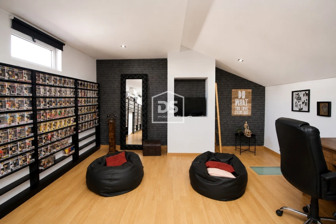 Moradia T4 para Venda em Fânzeres e São Pedro da Cova Foto 37