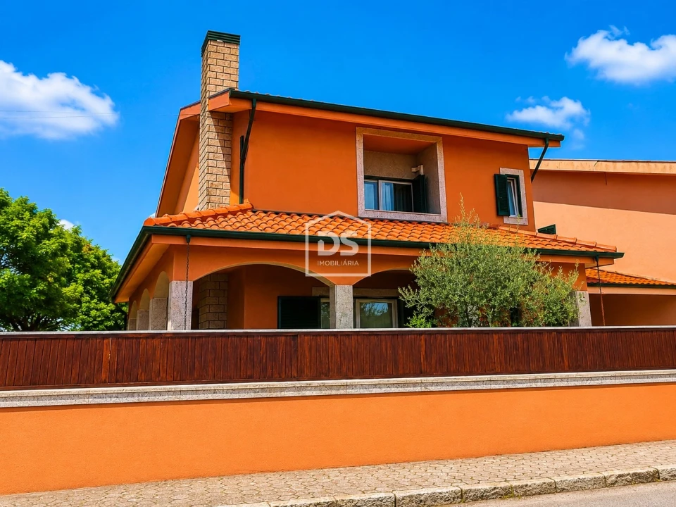 Moradia T3 para Venda em Serzedo e Perosinho Foto 1