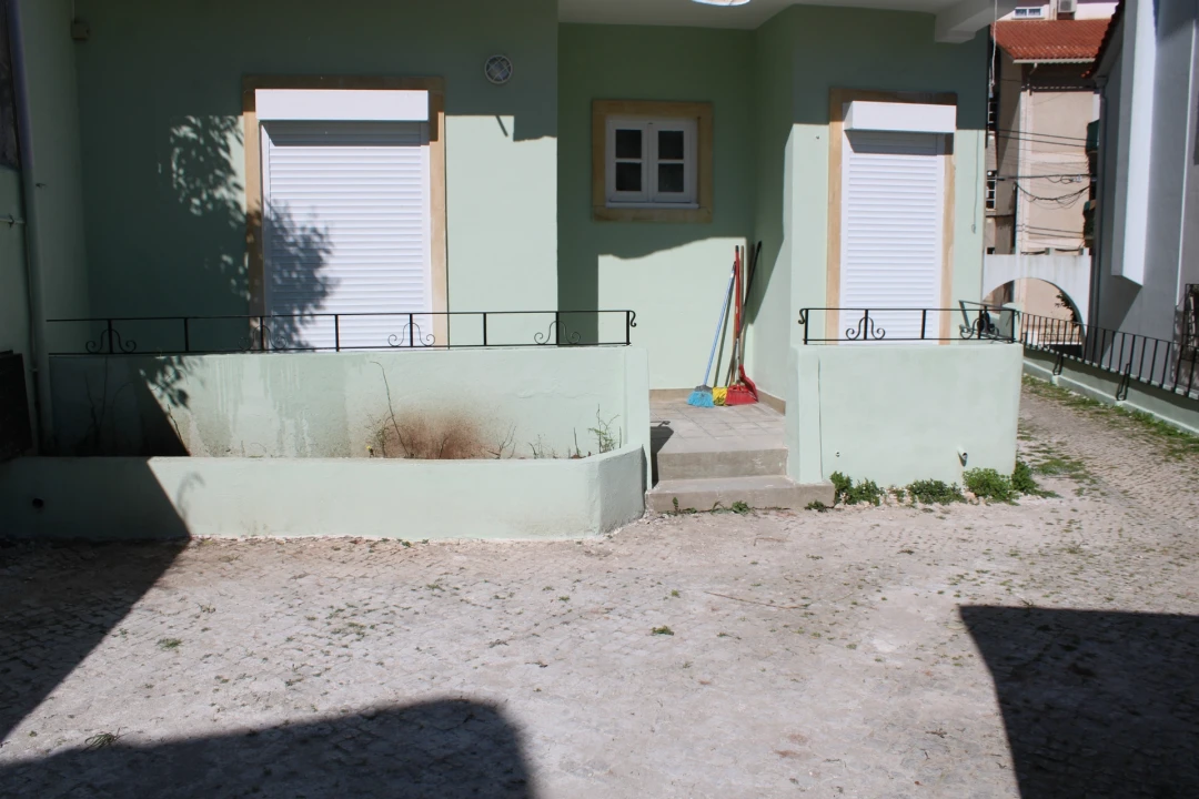 Apartamento T3 para Arrendamento em Santo Antonio dos Olivais Foto 15
