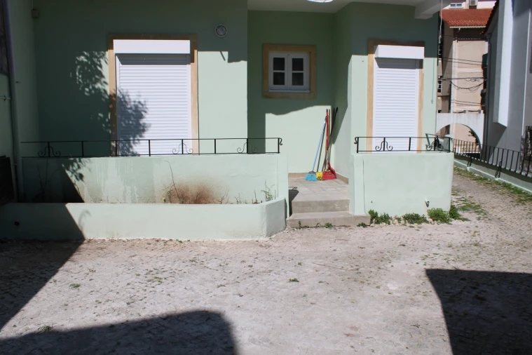 Apartamento T3 para Arrendamento em Santo Antonio dos Olivais Foto 15