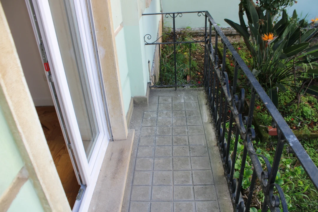 Apartamento T3 para Arrendamento em Santo Antonio dos Olivais Foto 10