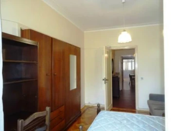 Quarto para Arrendamento em Santo Antonio dos Olivais