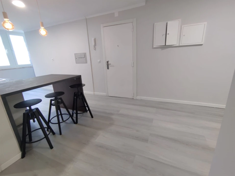Apartamento T2 para Venda em Benfica Foto 13