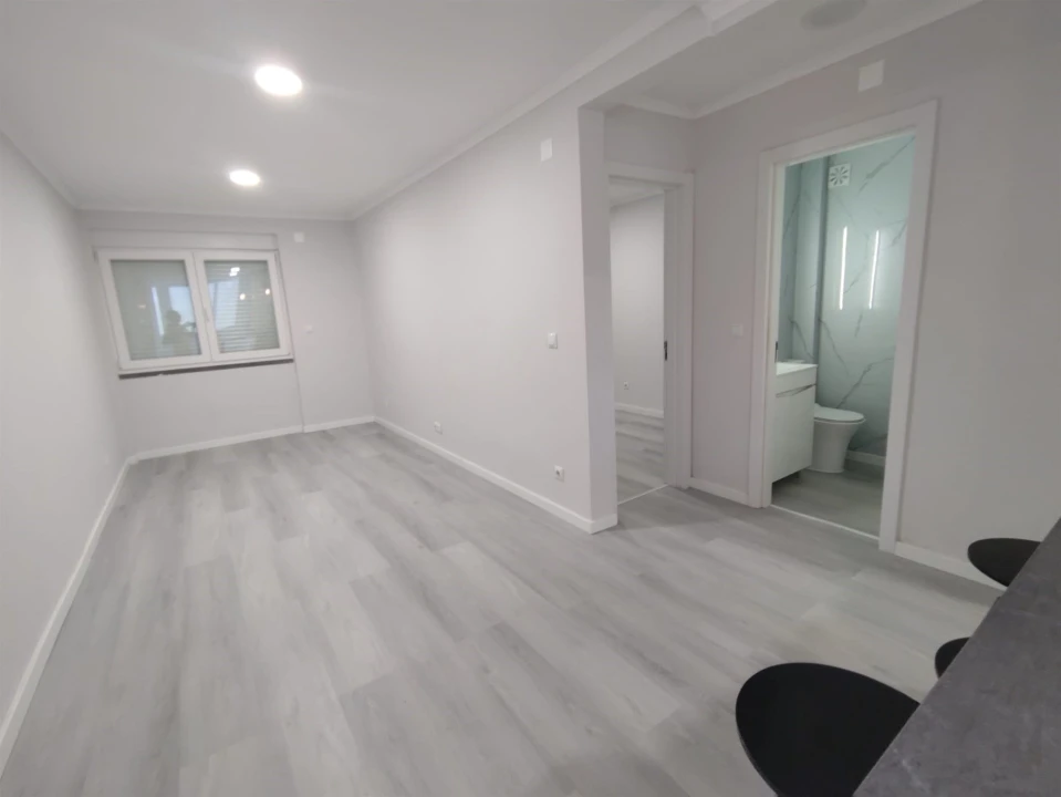 Apartamento T2 para Venda em Benfica Foto 17