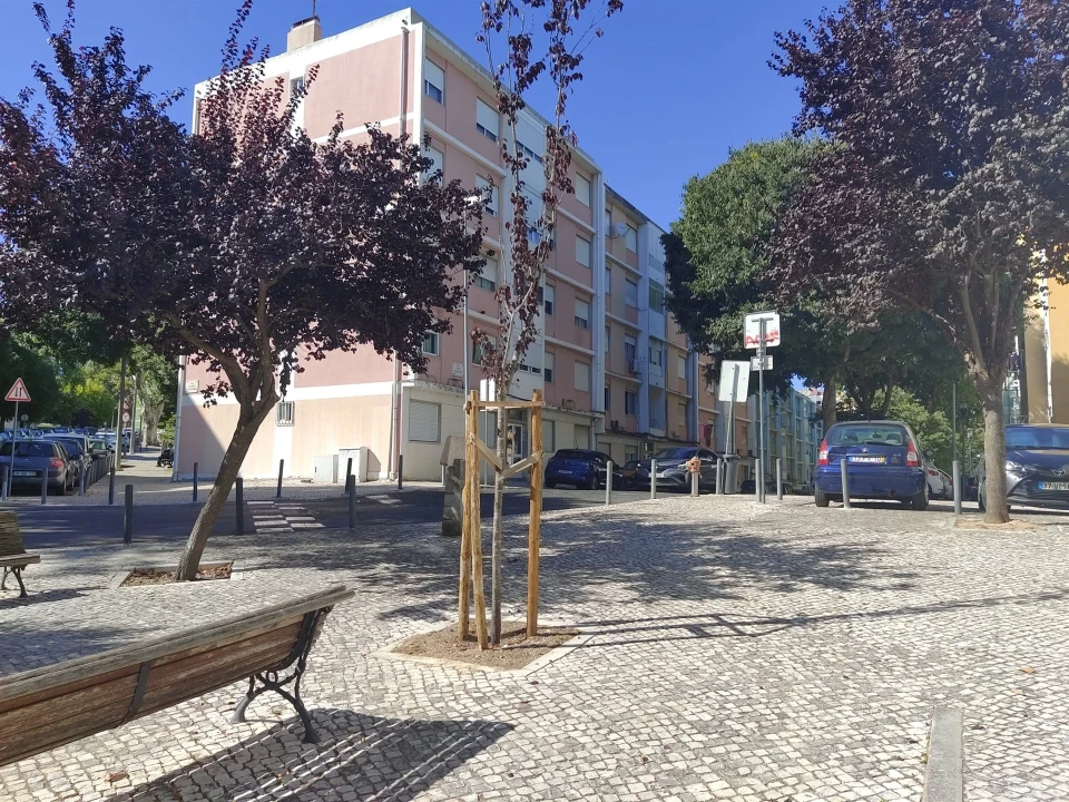 Apartamento T2 para Venda em Benfica Foto 4