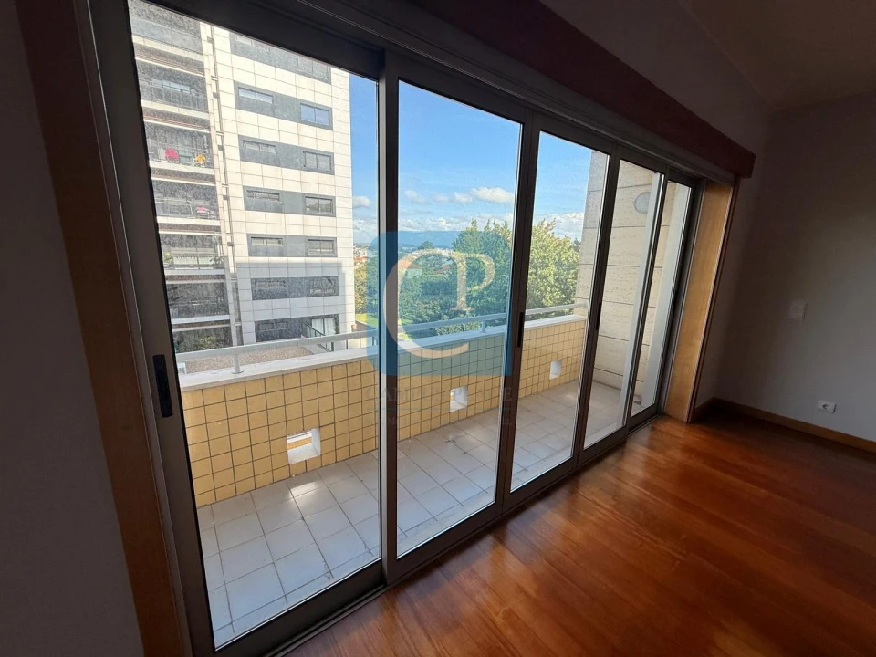 Apartamento T2 para Arrendamento em Cidade da Maia Foto 6