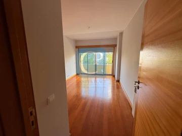 Apartamento T2 para Arrendamento em Cidade da Maia