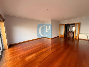 Apartamento T2 para Arrendamento em Cidade da Maia
