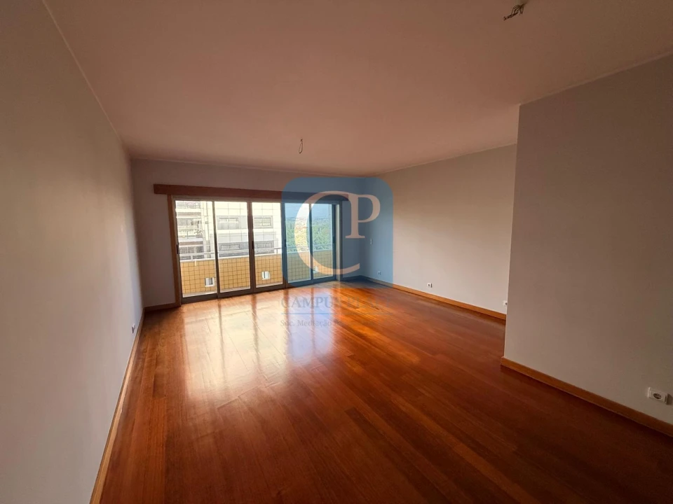 Apartamento T2 para Arrendamento em Cidade da Maia Foto 4