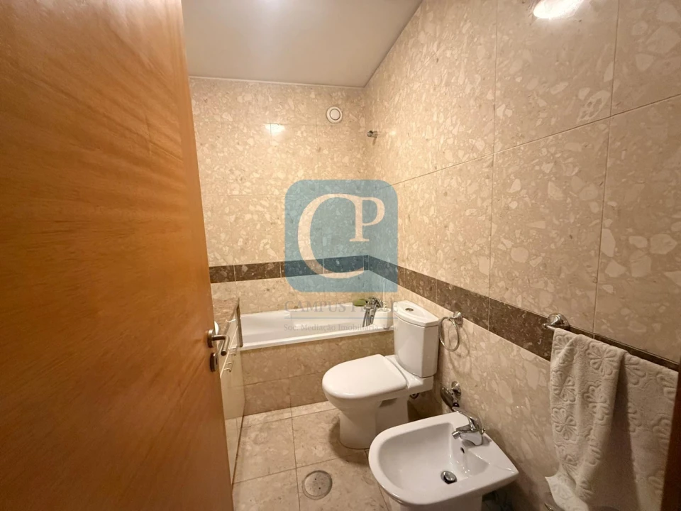 Apartamento T2 para Arrendamento em Cidade da Maia Foto 10