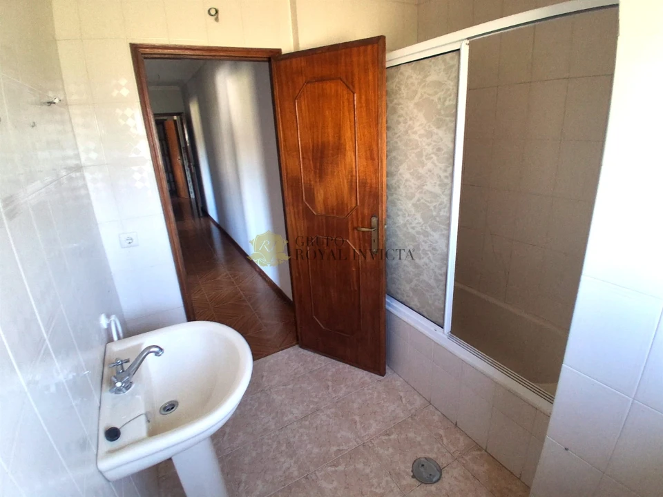 Apartamento T3 para Venda em Rio Tinto Foto 22