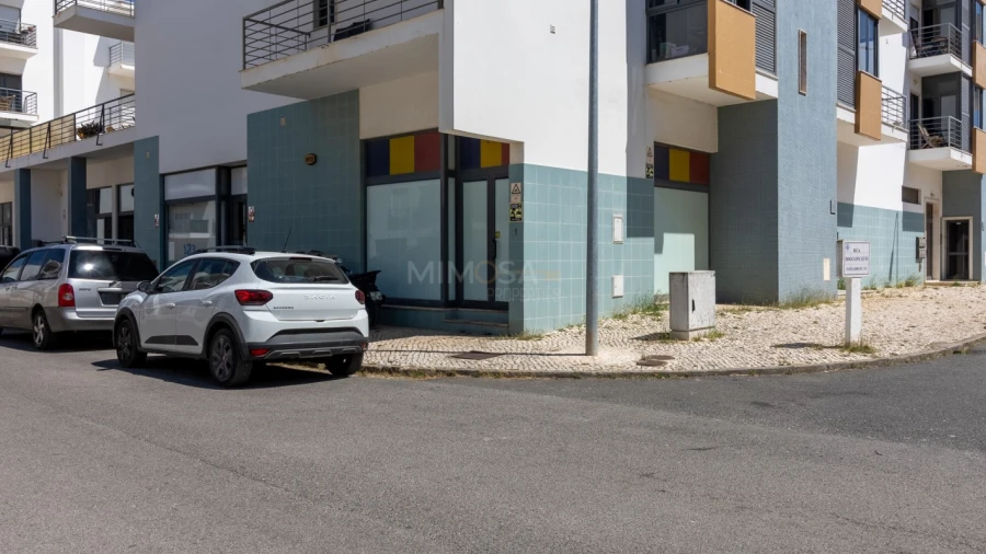Loja para Venda em Lagos (São Sebastião e Santa Maria)