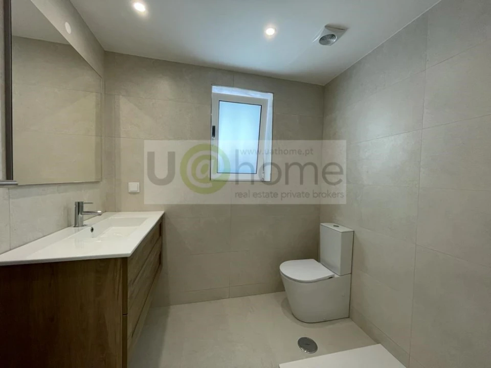 Apartamento T2 para Venda em Arroios Foto 16