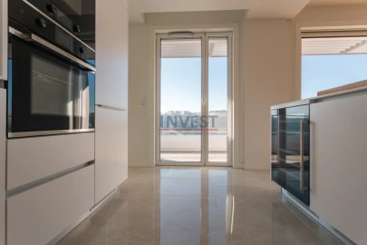 Apartamento T3 para Venda em Lordelo do Ouro e Massarelos
