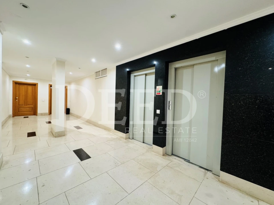 Apartamento T1 para Venda em São Martinho Foto 16