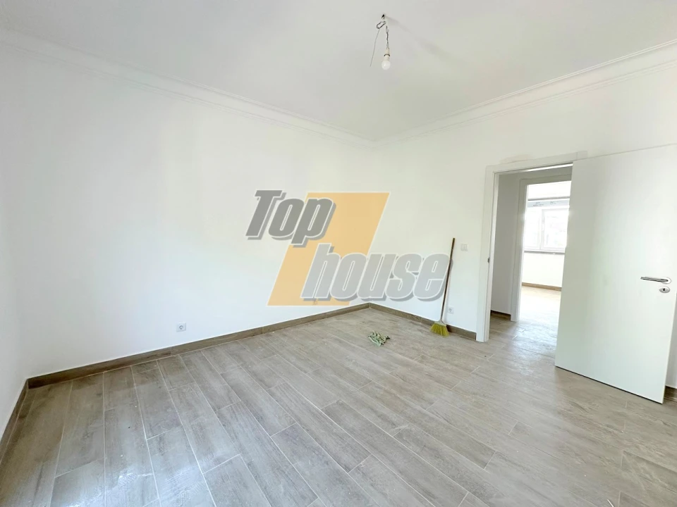 Apartamento T4 para Arrendamento em Almada, Cova da Piedade, Pragal e Cacilhas Foto 8