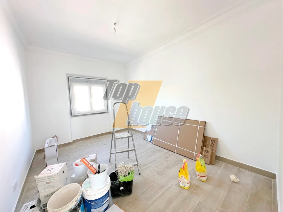 Apartamento T4 para Arrendamento em Almada, Cova da Piedade, Pragal e Cacilhas Foto 13