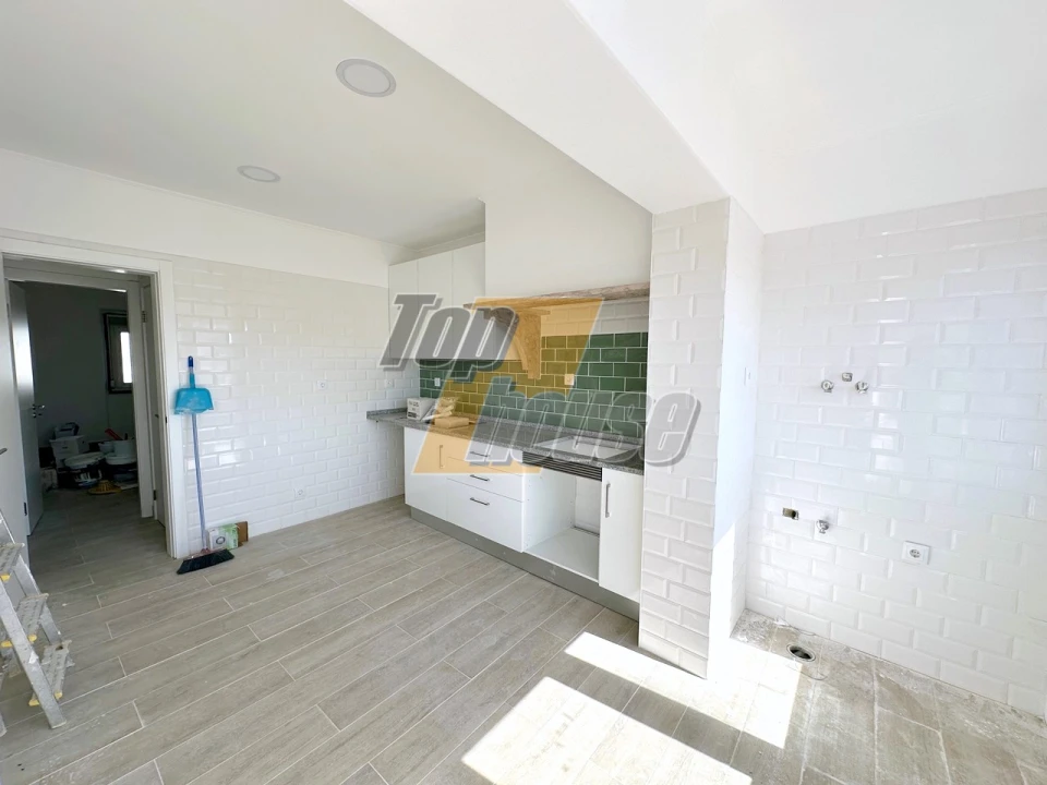 Apartamento T4 para Arrendamento em Almada, Cova da Piedade, Pragal e Cacilhas Foto 2