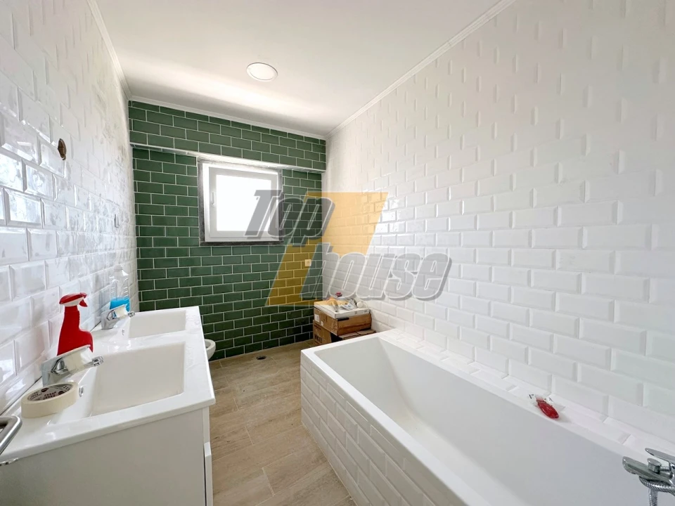 Apartamento T4 para Arrendamento em Almada, Cova da Piedade, Pragal e Cacilhas Foto 3